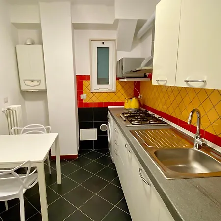 Glam House Calefati 103 בארי